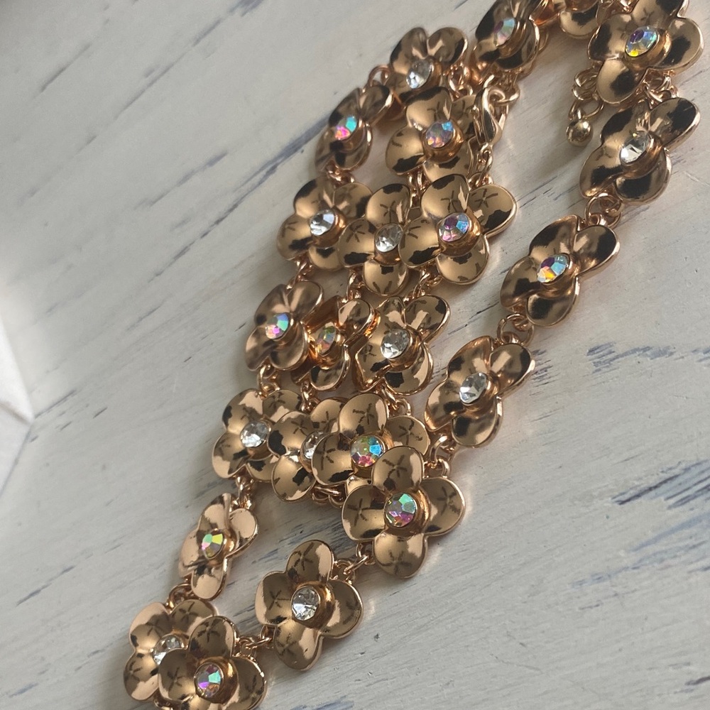 Vintage AB Gold Flower Necklace - Picture 8 of 9